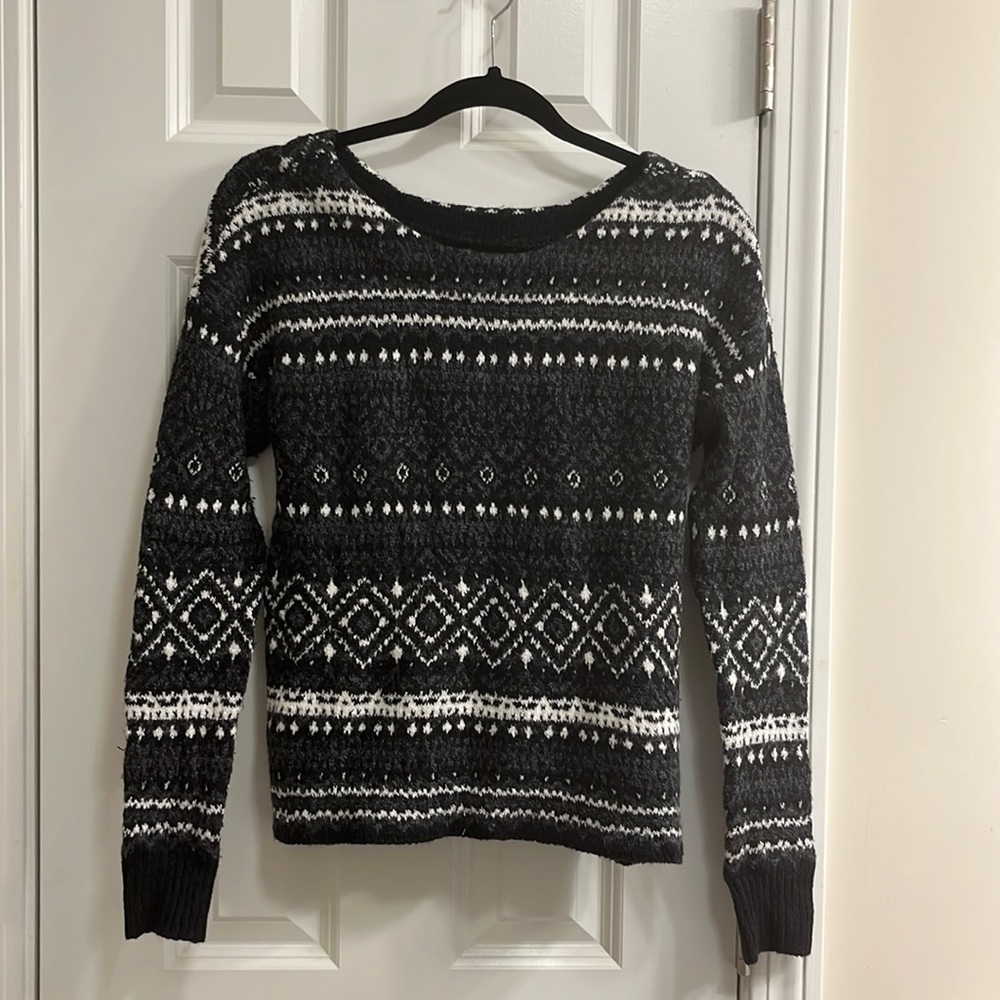 American Eagle Sweater